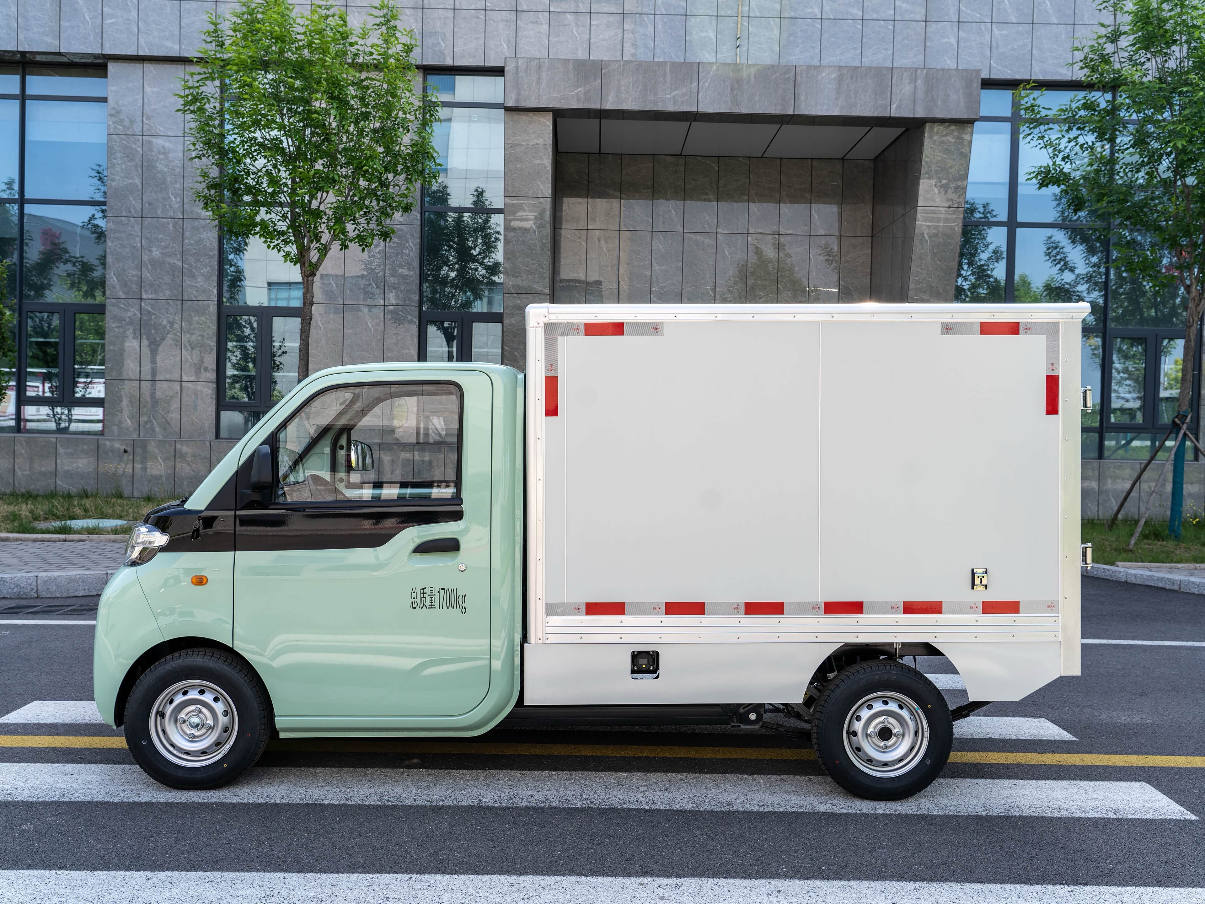 الوصول إلى صندوق الشحن Ren T10 2025 لمسافة 150 كم
