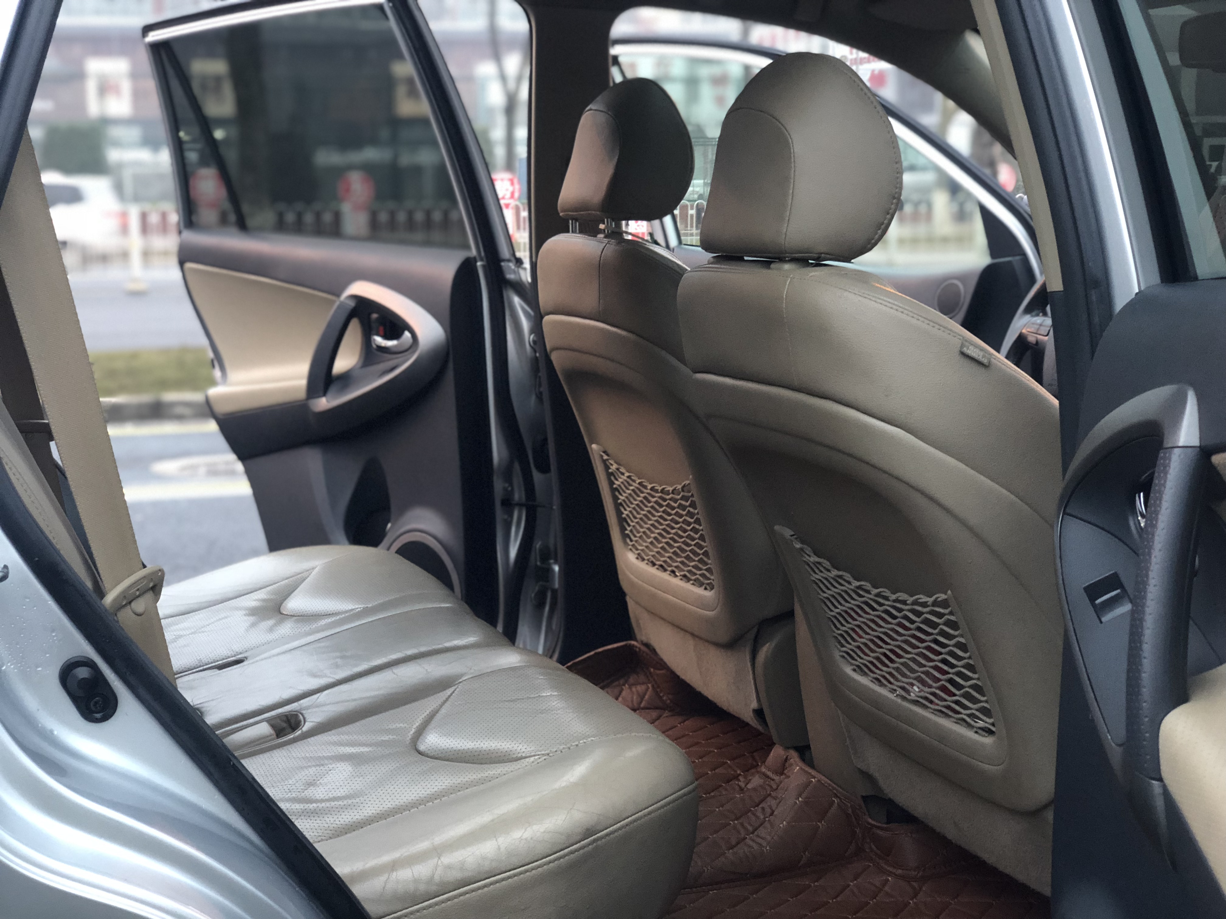 تويوتا راف4 2011 2.4L Automatic 4WD Luxury Edition