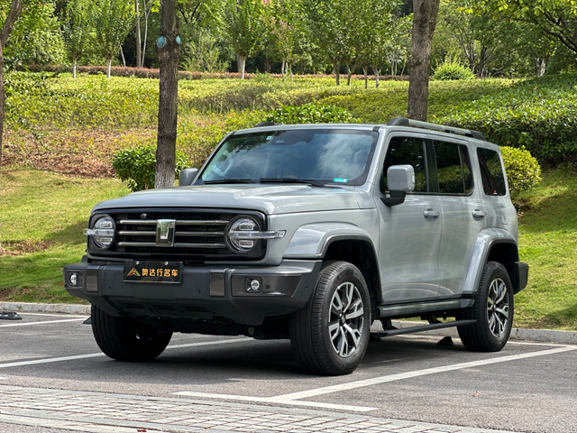 Tank 300 2022 Urban Edition 2.0T أنيقة للغاية